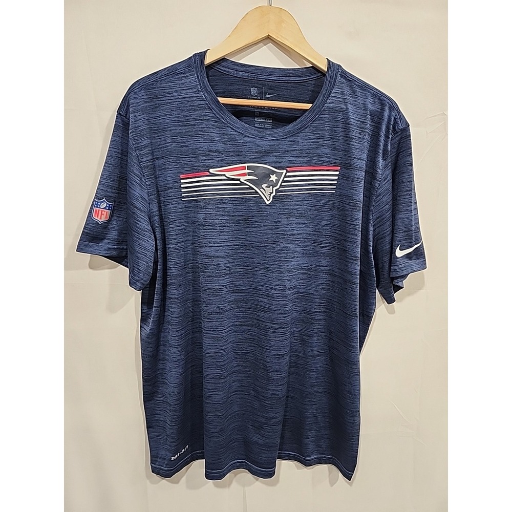 The Nike Tee T-shirt Dri-Fit Mens XL NFL On Field Apparel Patriots, Short Sleeve